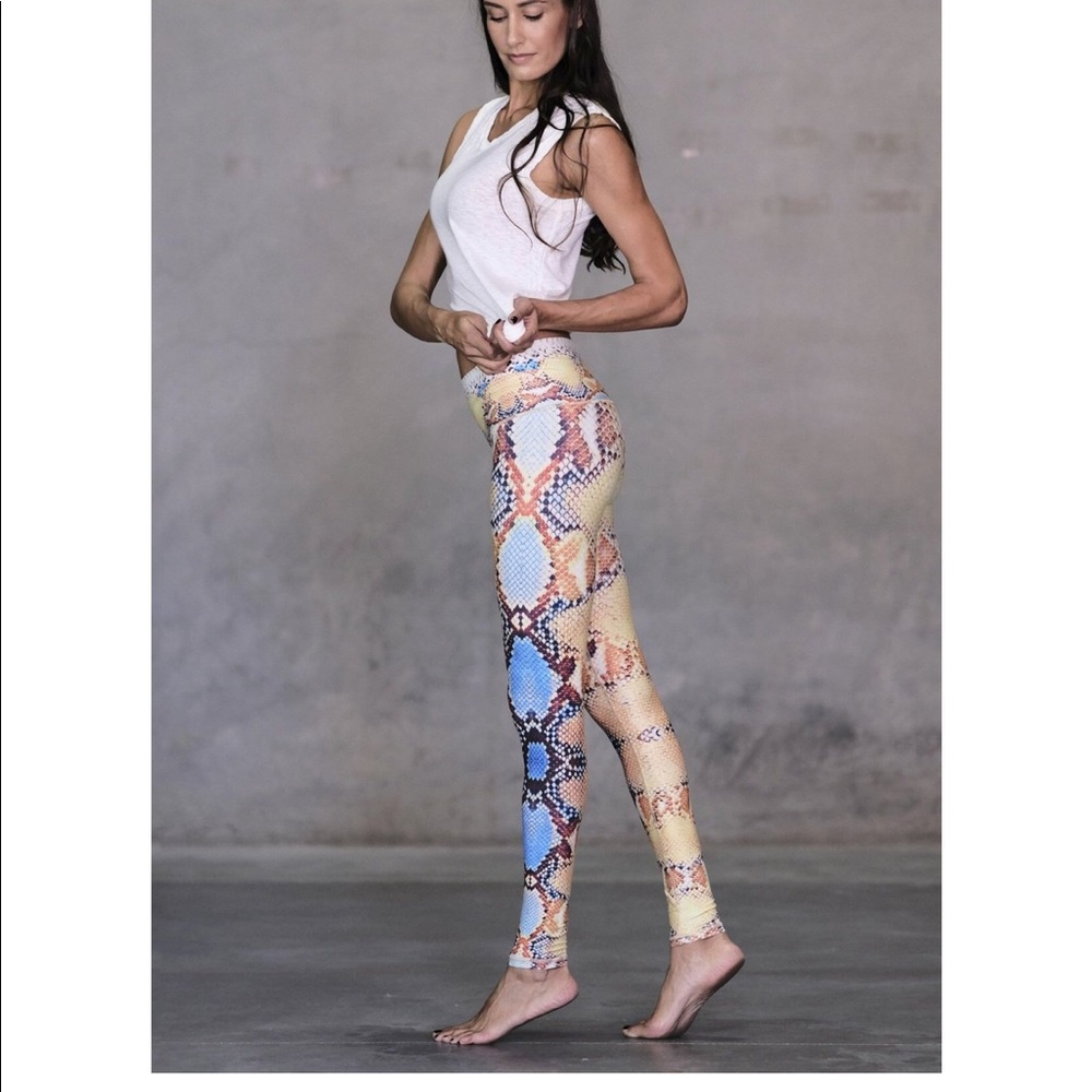 Niyama Sol “anaconda” barefoot legging